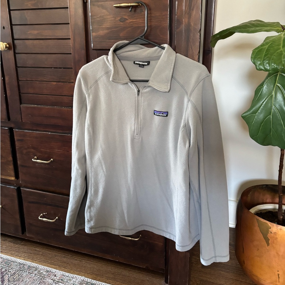 Patagonia Light Gray Quarter-Zip Fleece Pullover